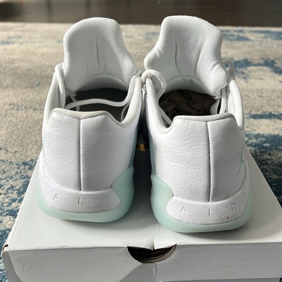 Women’s Air Jordan 11 CMFT LOW - Picture 5 of 8